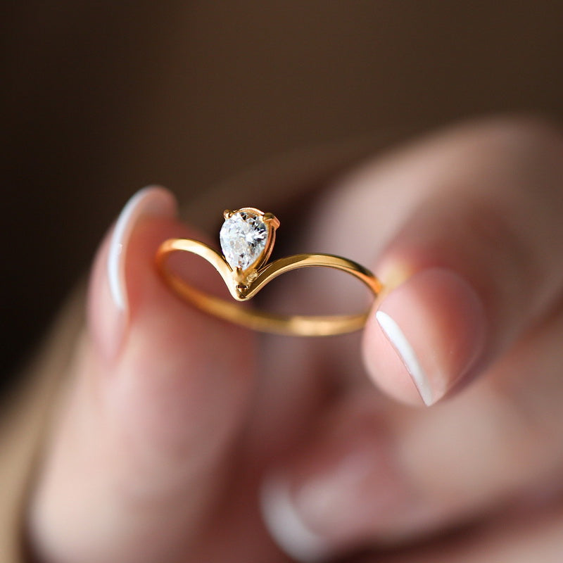 V-shaped Water Drop Zircon Ring