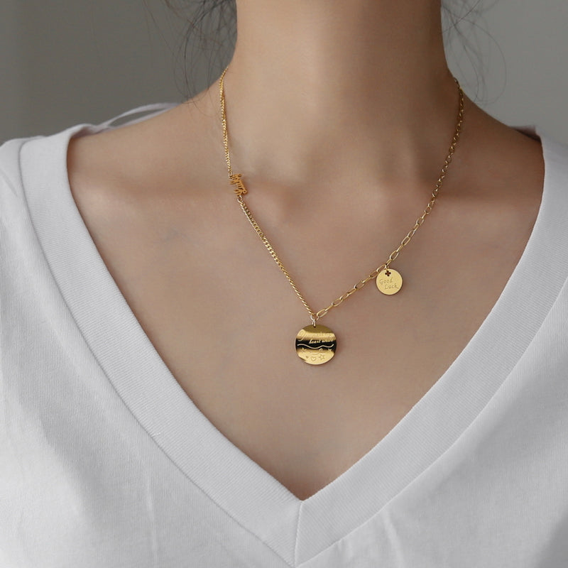 Gold Star Medallion Pendant Necklace