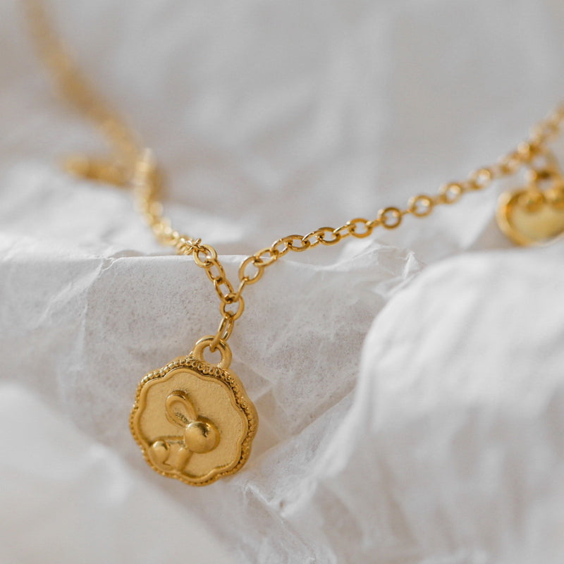 Bunny Pendant Chain Bracelet