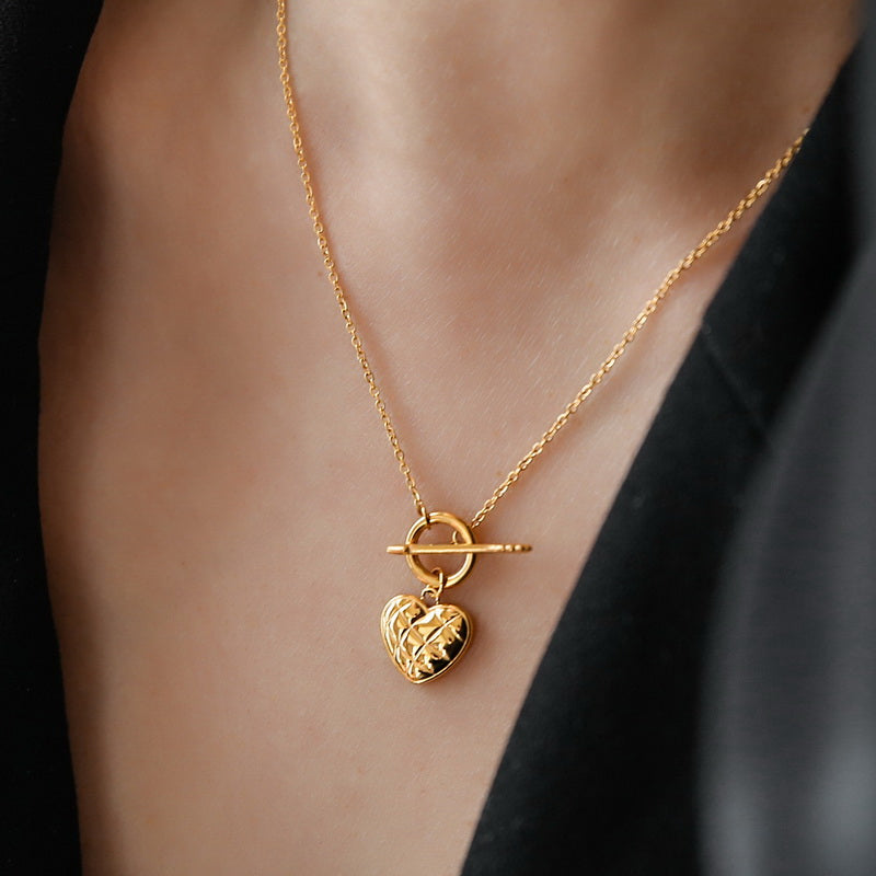 Diamond Check Heart Gold Pendant Necklace