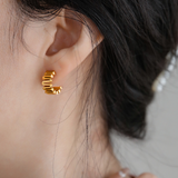 Load image into Gallery viewer, Gold Wavy Studs Earrings